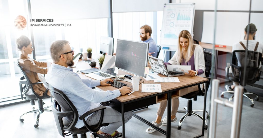 Building an IT Outsourcing Team: What You Need to Know 1 Building an IT Outsourcing Team: What You Need to Know